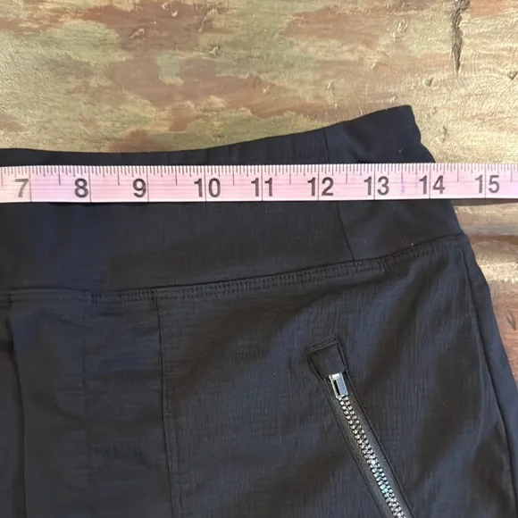 EUC Athleta Black Women's Shorts - Picture 4 of 5